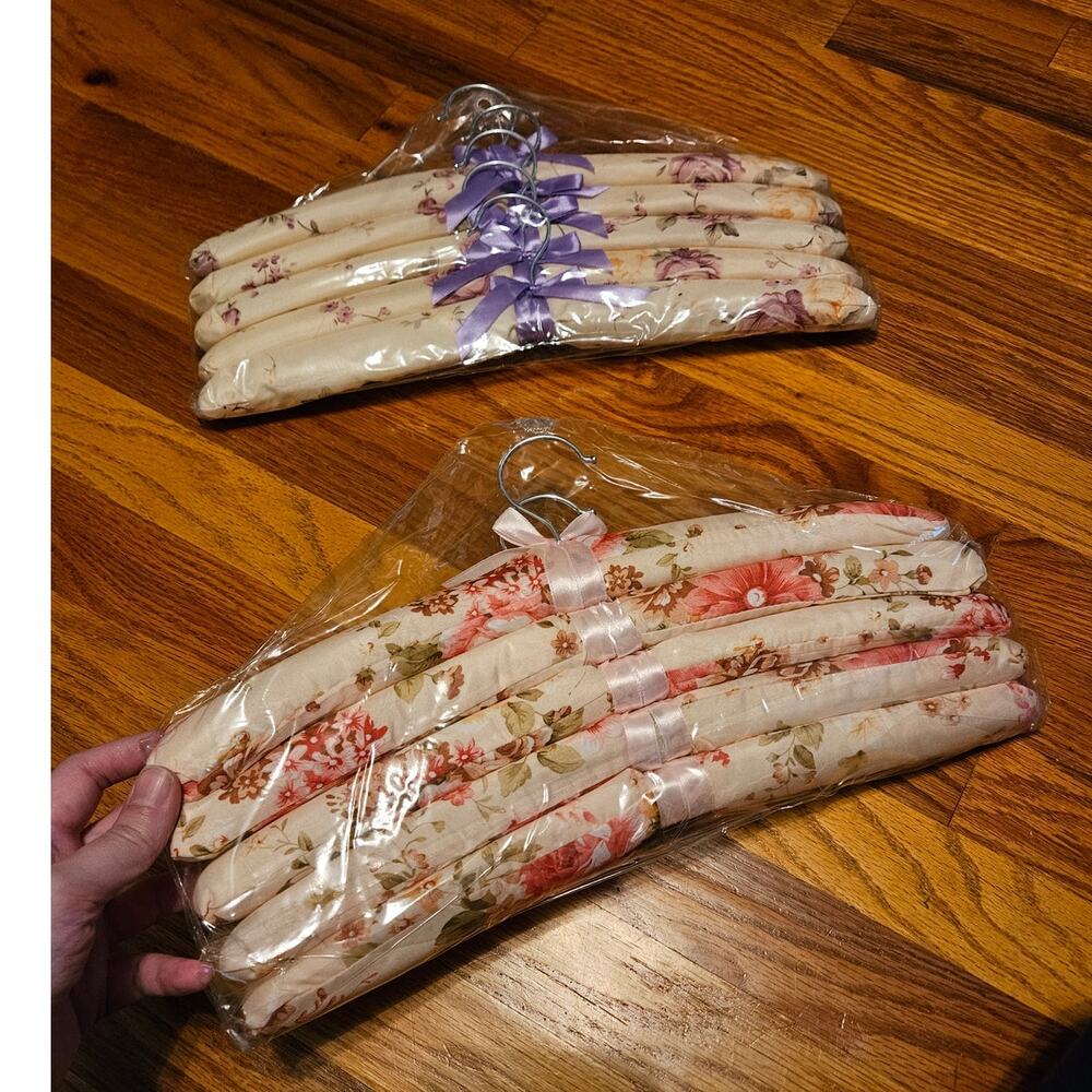 2 Sets if Padded Floral Hangars in Lilac and Pink ~ Retro ~ Grannycore ~ NEW